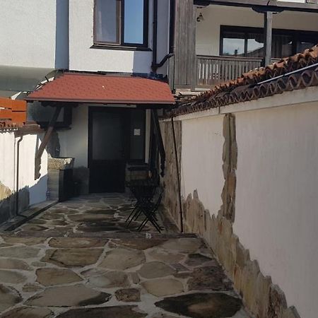 Hotel Часовника Tryavna Esterno foto