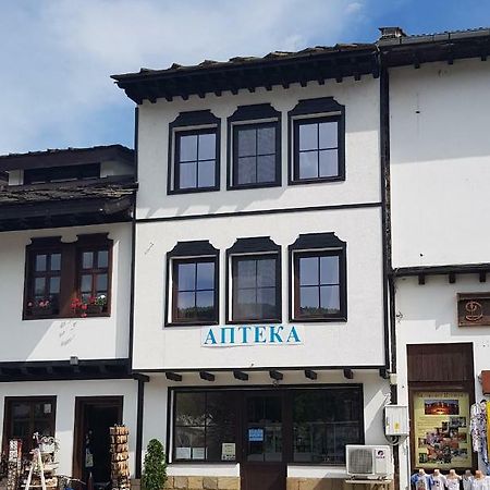 Hotel Часовника Tryavna Esterno foto