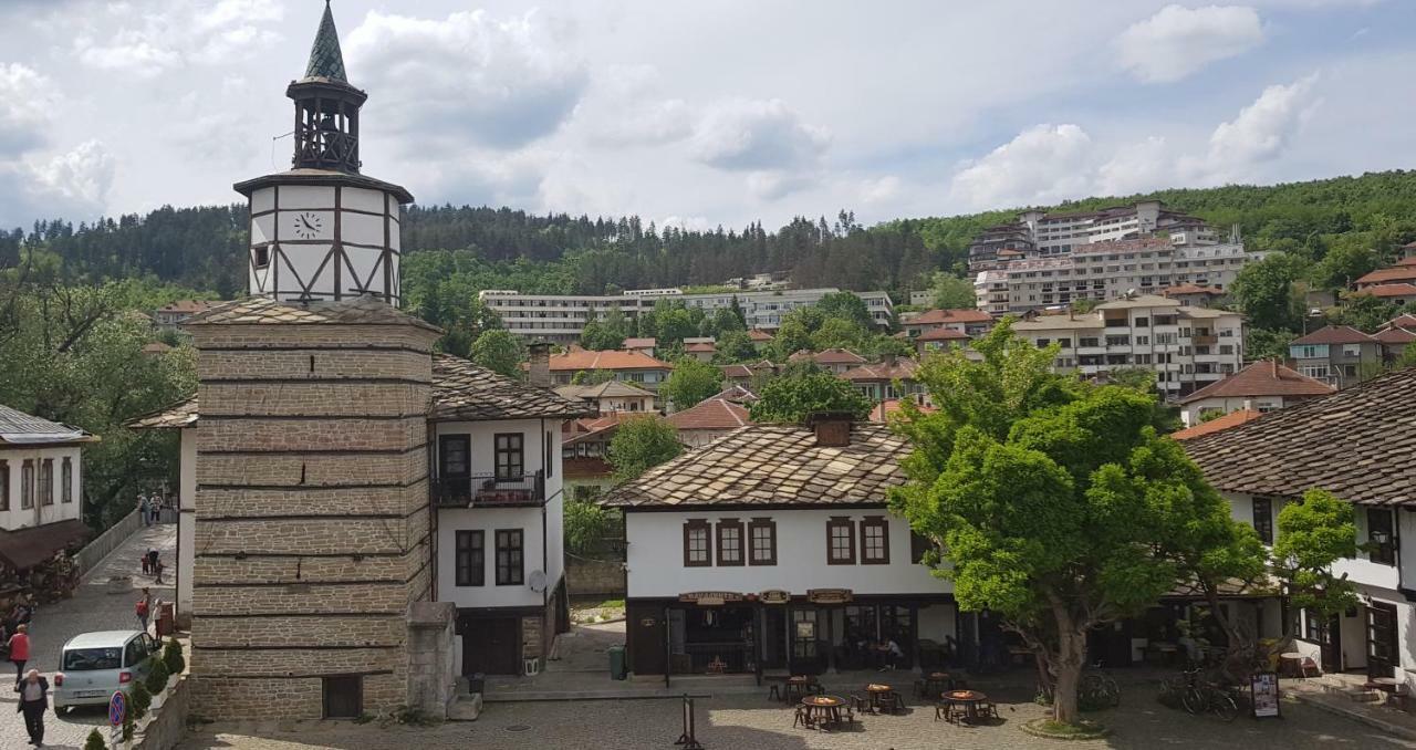 Hotel Часовника Tryavna Esterno foto