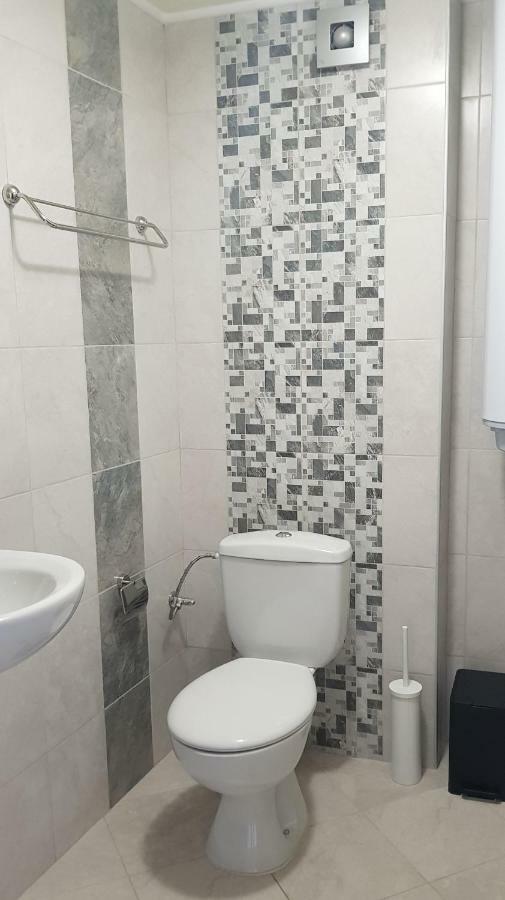 Hotel Часовника Tryavna Esterno foto