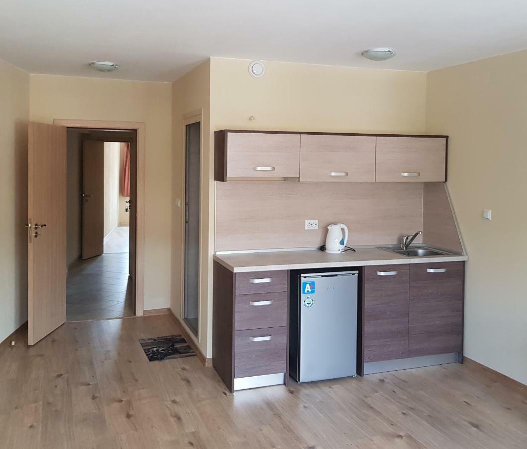 Hotel Часовника Tryavna Esterno foto