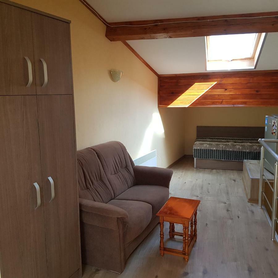 Hotel Часовника Tryavna Esterno foto