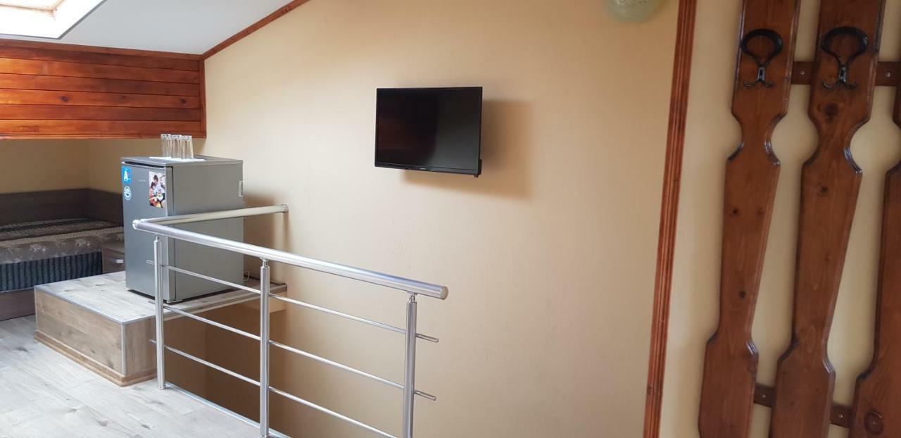 Hotel Часовника Tryavna Esterno foto